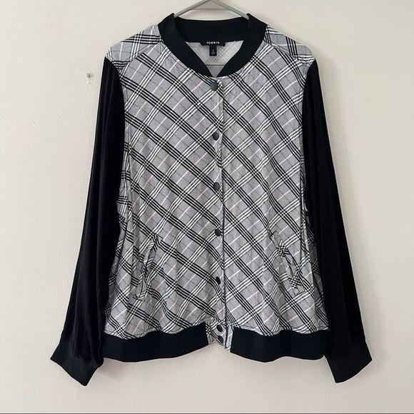 Torrid Black White & Pink Plaid Twill‎ Bomber Jacket - Picture 5 of 13